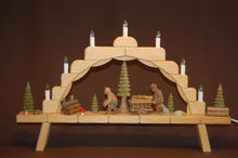 Laden Sie das Bild in den Galerie-Viewer, Schwibbogen Holztransport geschnitzt, 71x44 cm