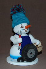 Laden Sie das Bild in den Galerie-Viewer, Räuchermann Schneemann weiß Automechaniker KFZ Mechaniker