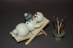 Wagner Schneemann im Liegestuhl