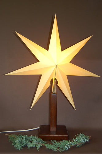 beleuchteter Stern mit Sockel