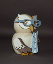 Laden Sie das Bild in den Galerie-Viewer, Mini-Eule mit Brille