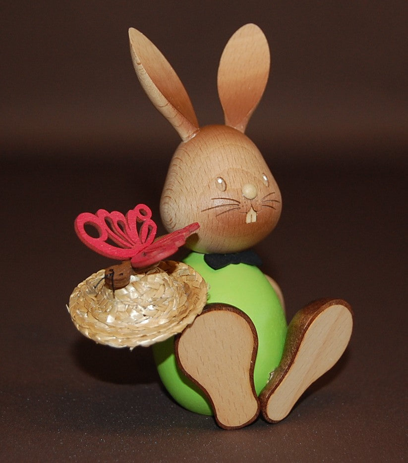 Hase Stupsi mit Schmetterling