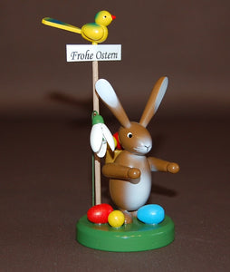 Osterhase mit Buckelkorb
