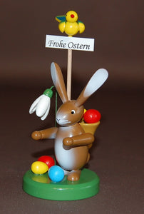 Osterhase mit Buckelkorb