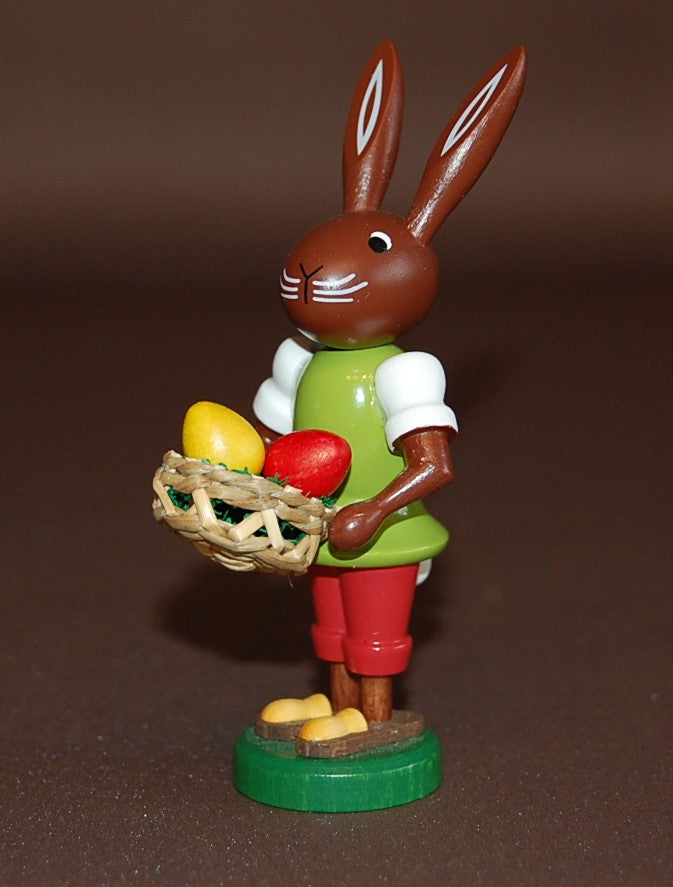 Osterhase mit Eierkorb