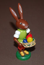 Laden Sie das Bild in den Galerie-Viewer, Osterhase mit Eierkorb