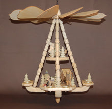 Laden Sie das Bild in den Galerie-Viewer, geschnitzte Deckenpyramide Waldleute, mittelgroß
