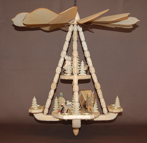 geschnitzte Deckenpyramide Waldleute, mittelgroß