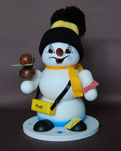 Laden Sie das Bild in den Galerie-Viewer, Räuchermann Schneemann weiß Postbote