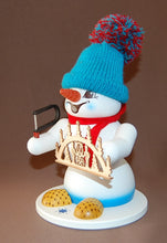 Laden Sie das Bild in den Galerie-Viewer, Räuchermann Schneemann weiß Schwibbogenverkäufer